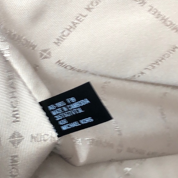 NWT Michael Kors Jet set travel Lg chain - Picture 9 of 9